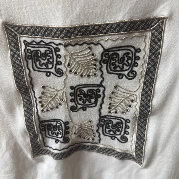 KORET Womens White Embroidered T-Shirt Top Size M Short Sleeve Crew Neck Accent - Picture 2 of 6